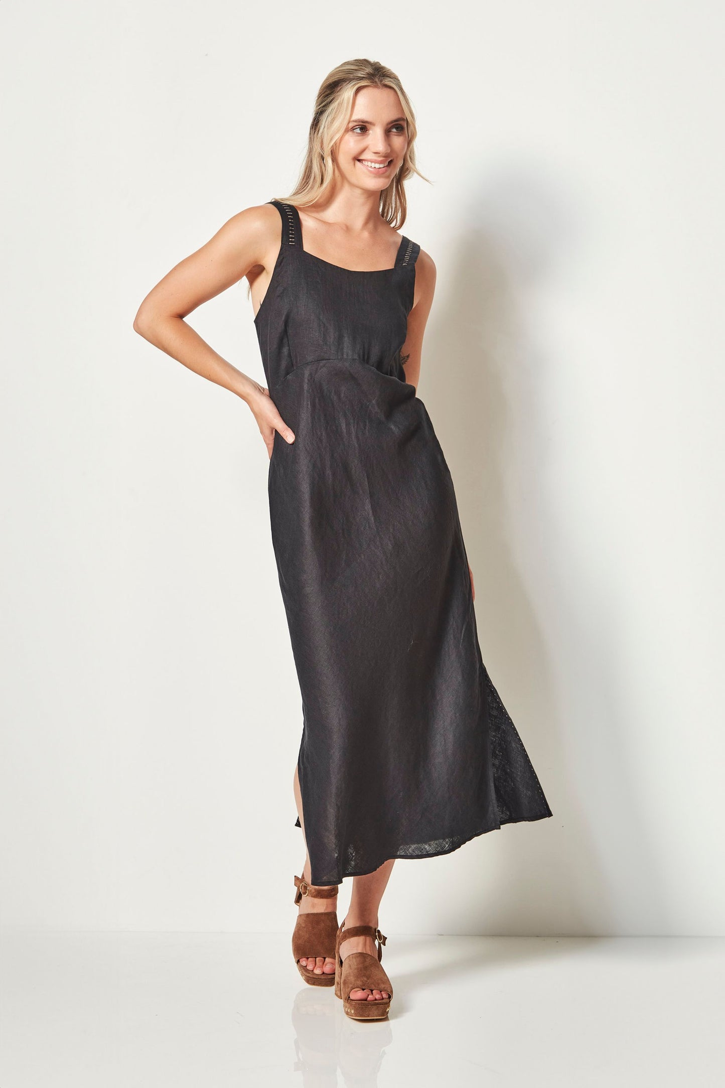 Roam Dress - Black