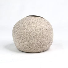 Medium Pebble Vase - Sand