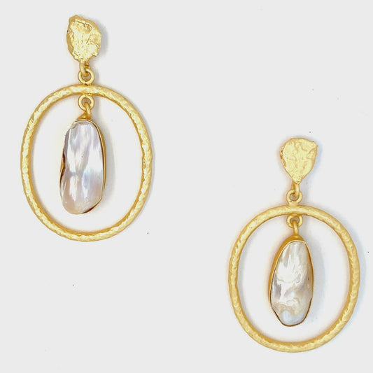 Lavinia Earrings - Pearl