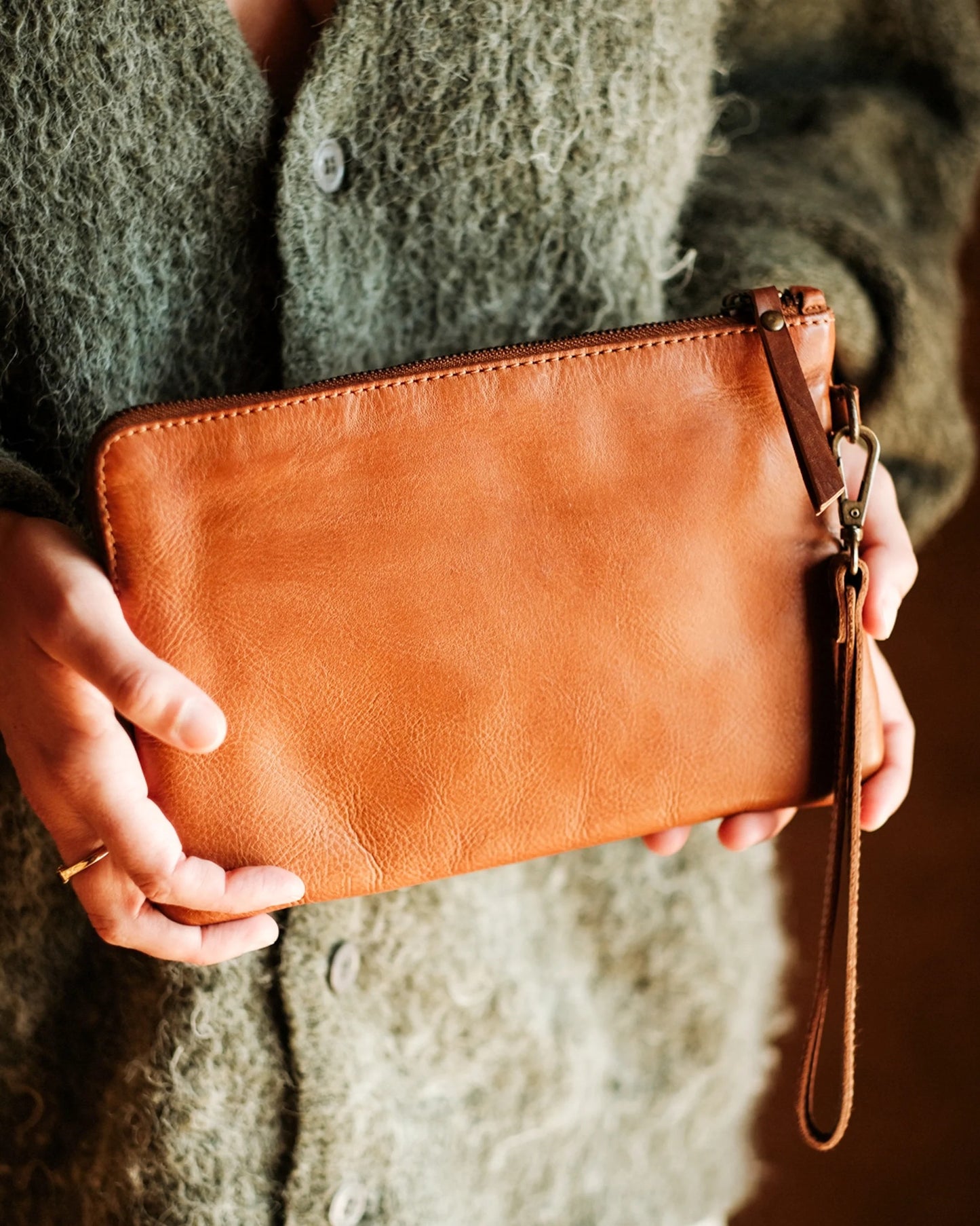 Bindu Clutch - Tan