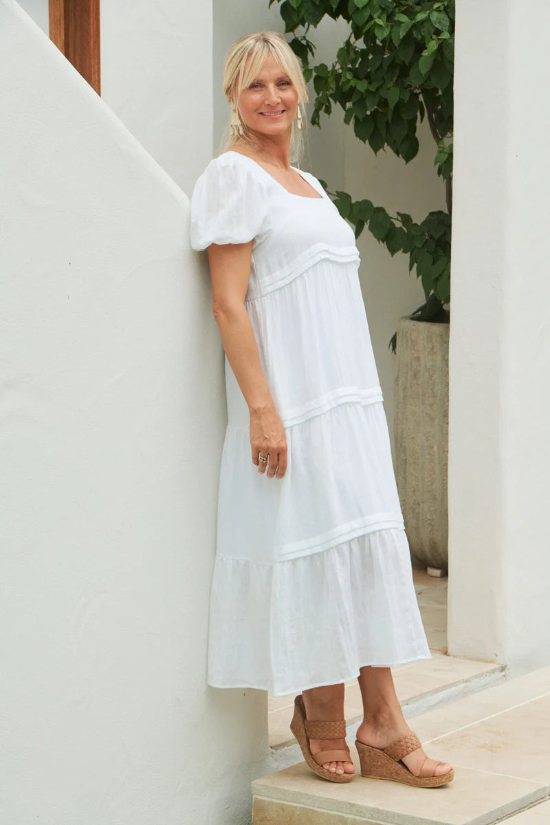 La Vie Pintuck Maxi Dress - Blanc