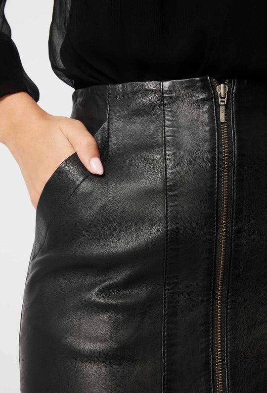 Stella Curved Leather Skirt - Black