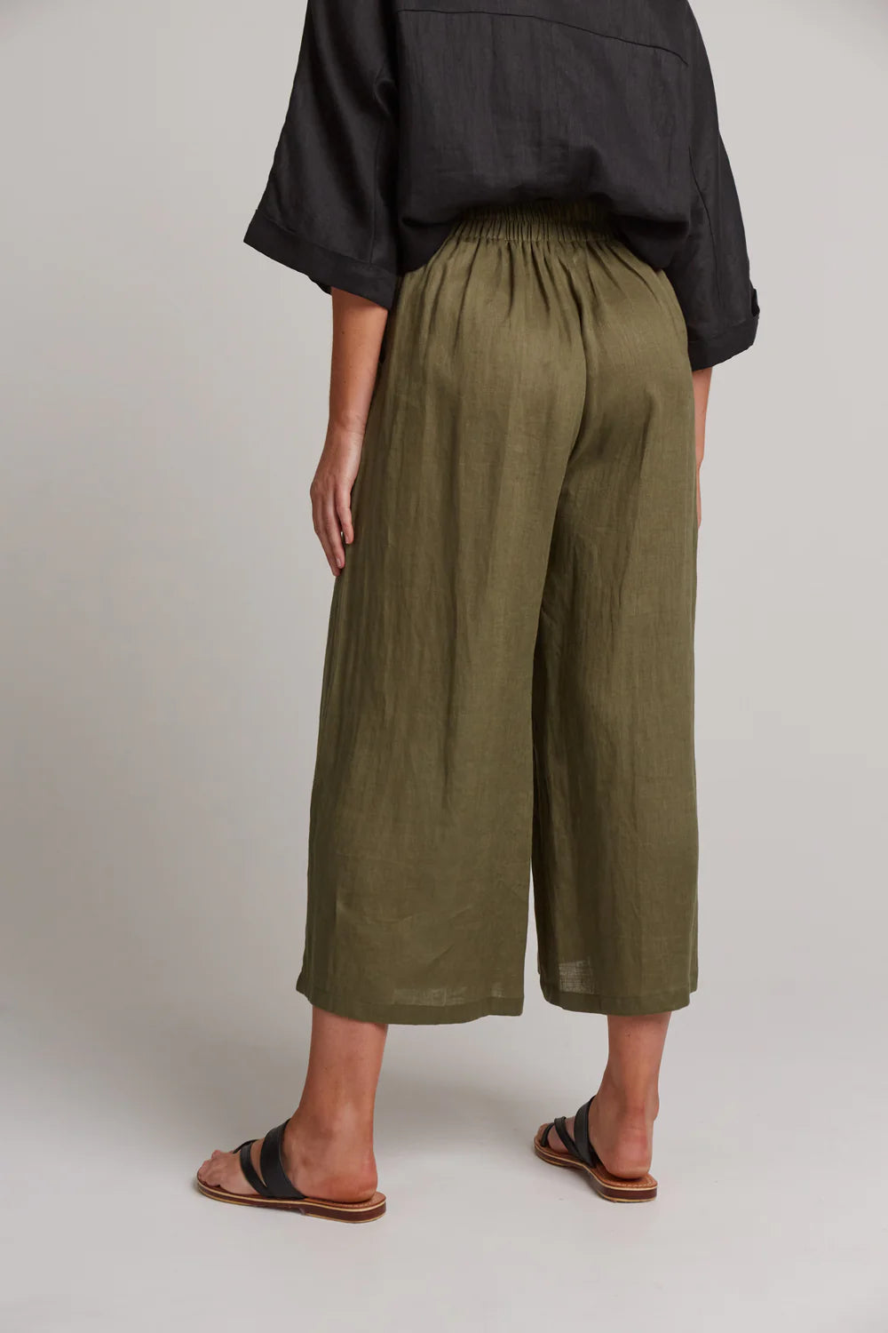 Studio Crop Pant - Khaki