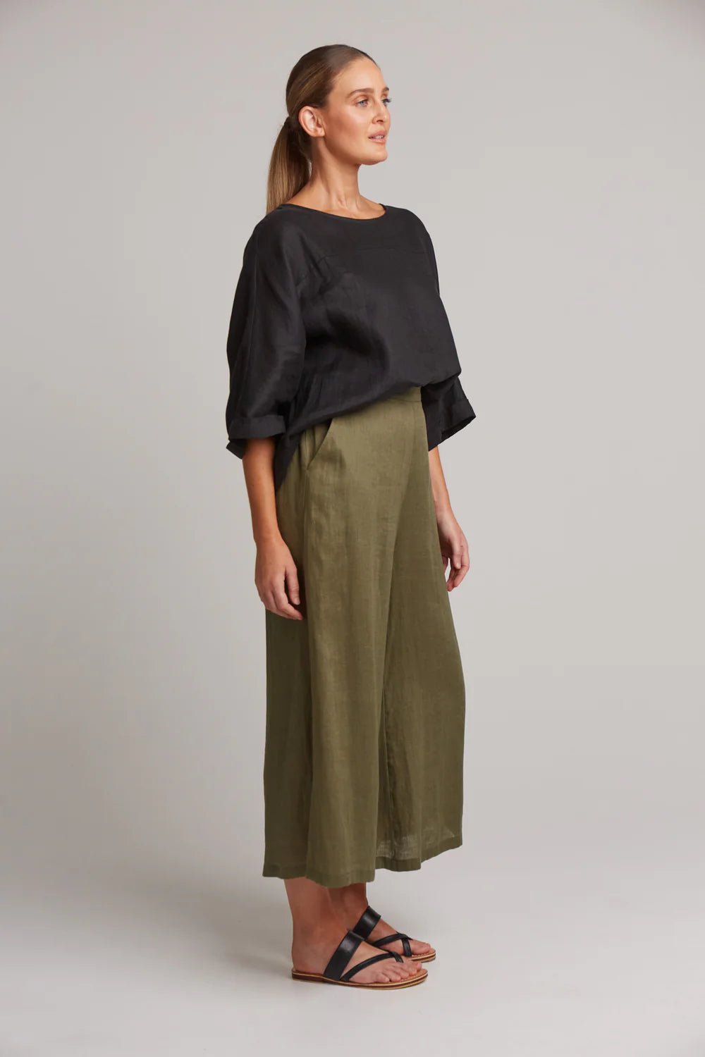 Studio Crop Pant - Khaki