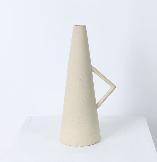 Island Pyramid Vase - Sand