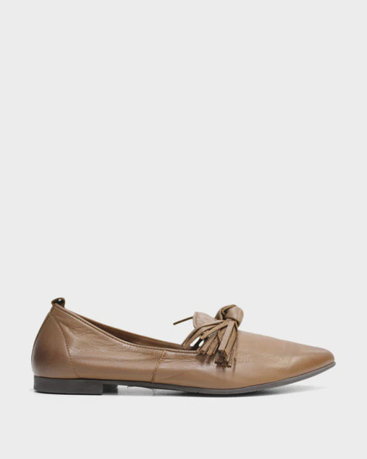 Bestie Flat Shoe - Dark Quero